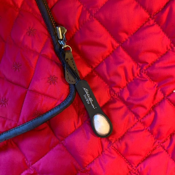 Vintage Eddie Bauer Lightweight Quilted Goose Down Jacket in Raspberry, Size PM. - Picture 12 of 13